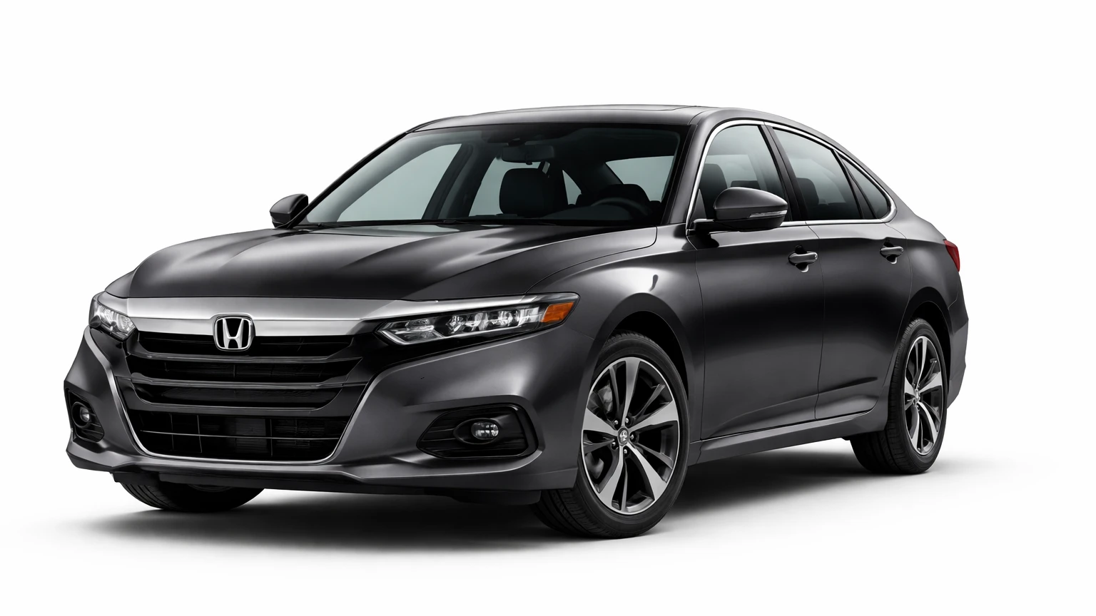 Honda Accord udlejning i Tirana til forretningsrejser, komfortable dagsture og længere roadtrips